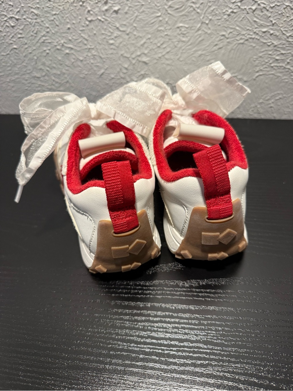 K as in kate sneakers - Picture 3 of 5